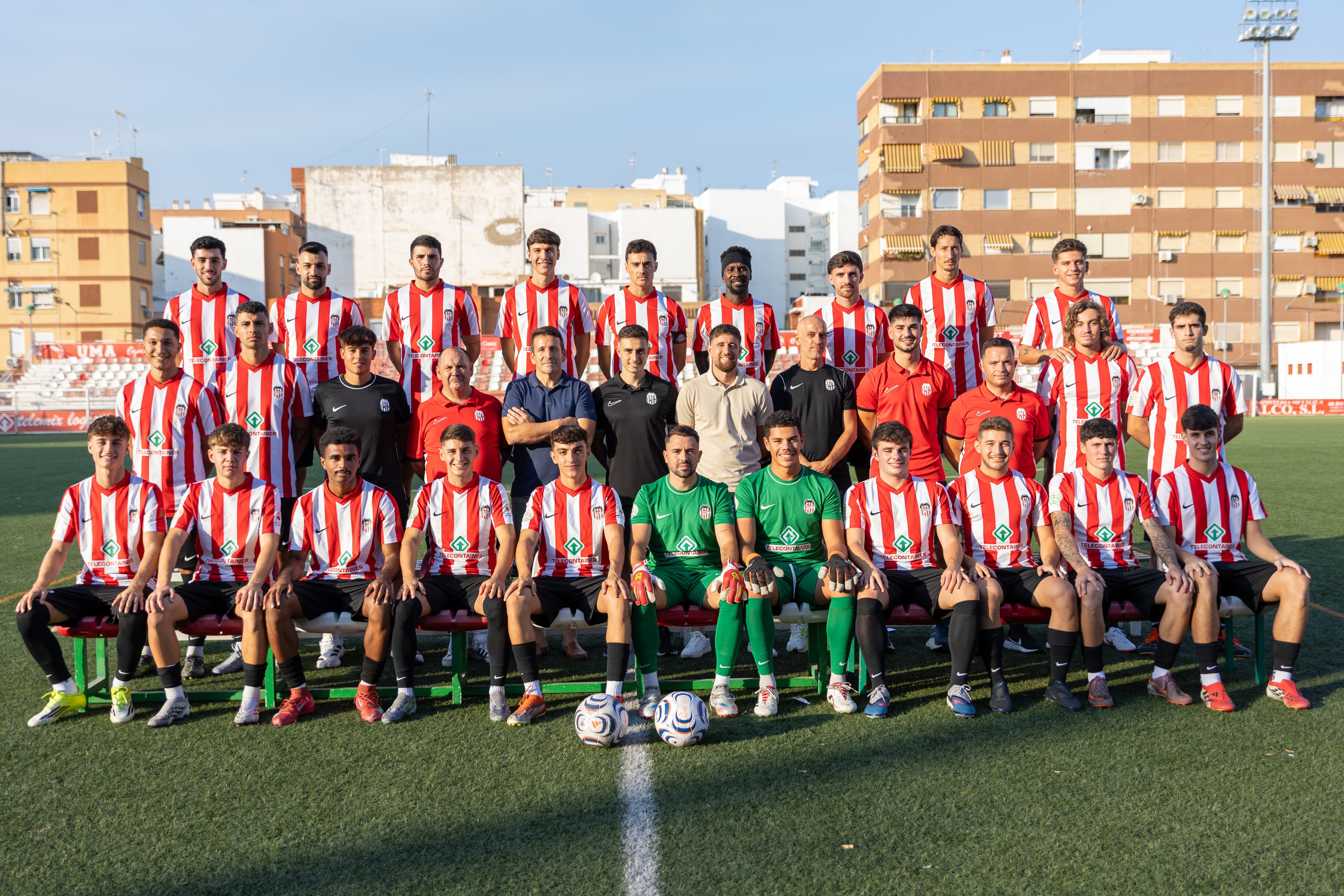 Foto oficial del primer equipo masculino del CD Acero, temporada 2026/2027